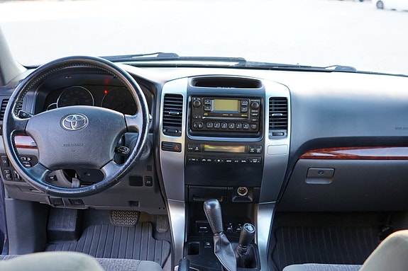 Toyota Land Cruiser 13 of 24