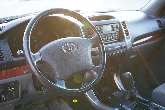 Toyota Land Cruiser 9 of 24