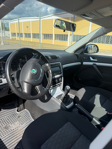 Skoda Octavia 6 of 10