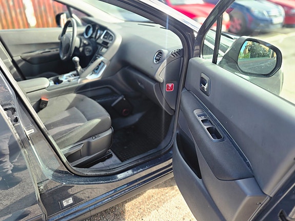 Peugeot 3008 16 of 23