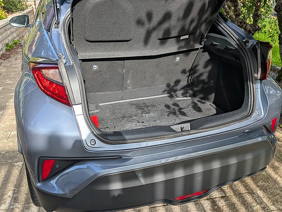 Toyota C-HR 8 of 8