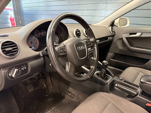 Audi A3 8 of 11
