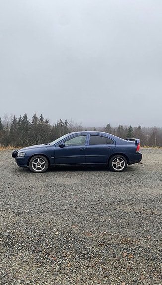Volvo S60 4 of 5