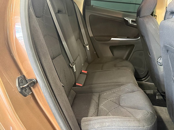 Volvo XC60 11 of 12