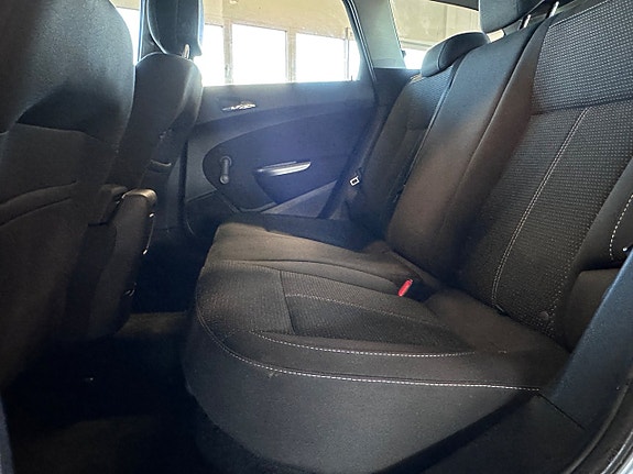 Opel Astra 8 of 9
