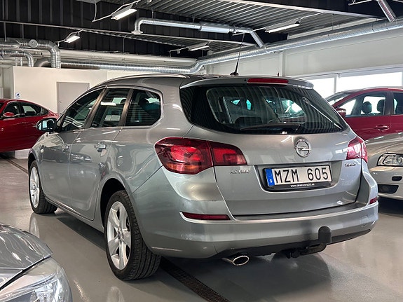 Opel Astra 4 of 9