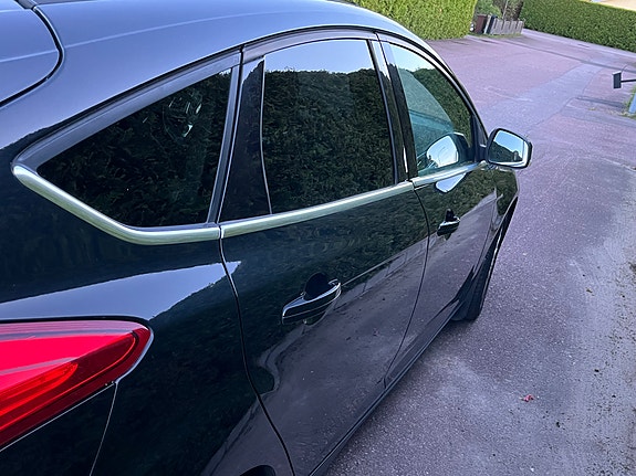 Ford Focus 5 of 8