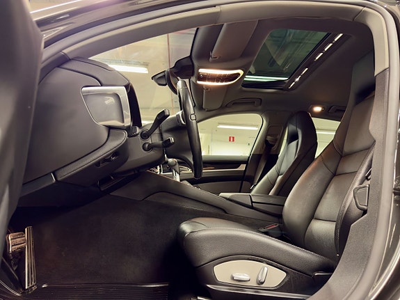 Porsche Panamera S 13 of 23