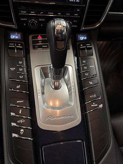 Porsche Panamera S 21 of 23
