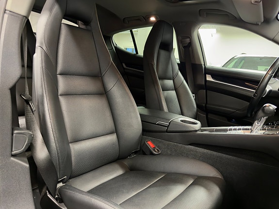 Porsche Panamera S 18 of 23