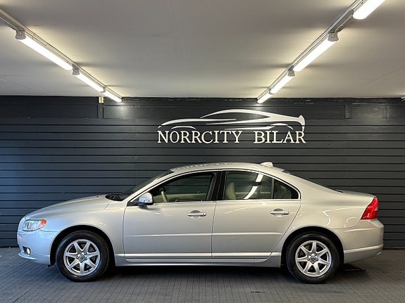 Volvo S80 2 of 11