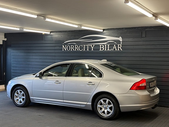 Volvo S80 3 of 11