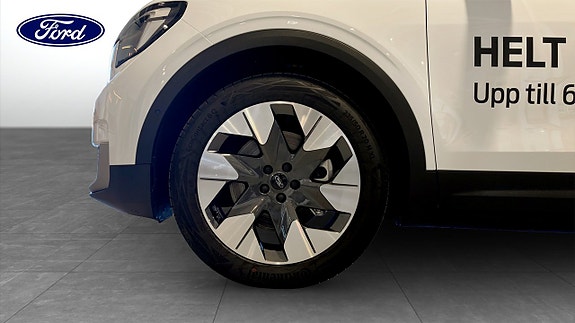 Ford Explorer 9 of 13