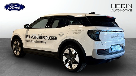 Ford Explorer 2 of 13