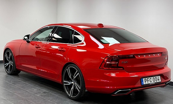 Volvo S90 2 of 21