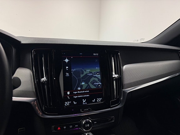 Volvo S90 16 of 21