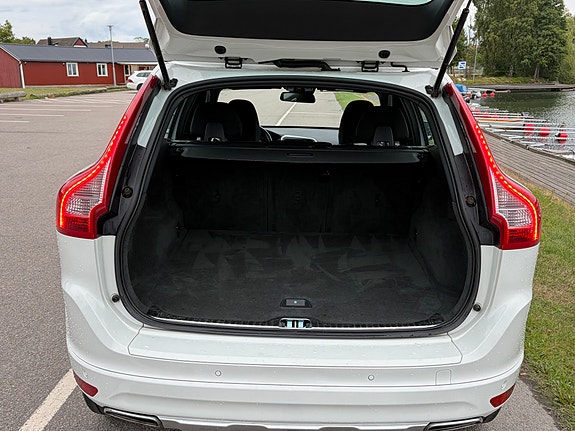 Volvo XC60 5 of 10