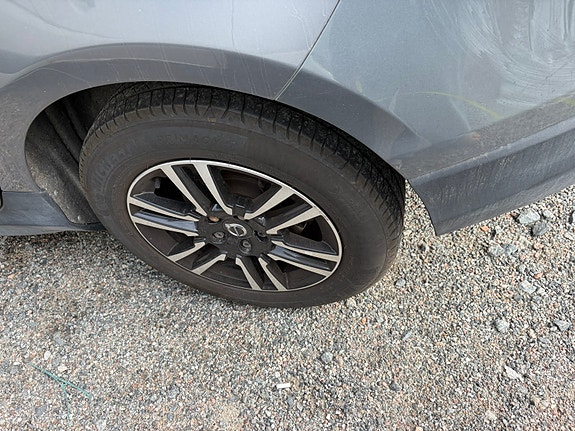Volvo V40 Cross Country 5 of 9