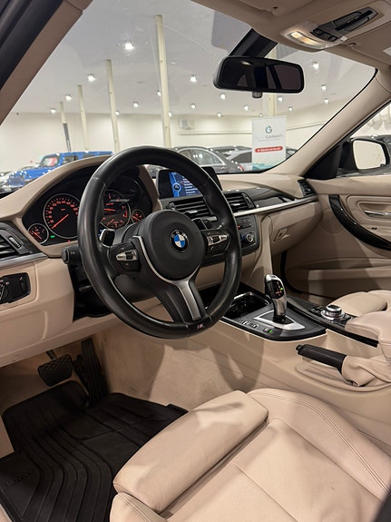 BMW 330d 4 of 5
