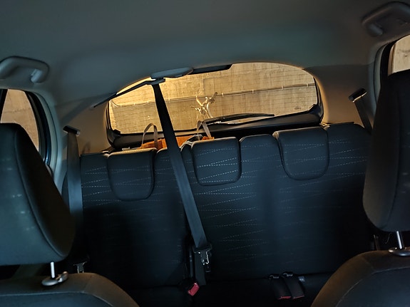 Toyota Yaris 15 of 26