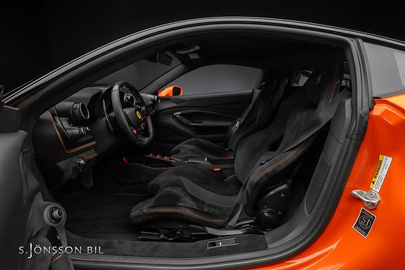 Ferrari F8 Tributo 19 of 30