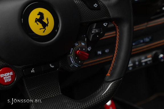 Ferrari F8 Tributo 27 of 30