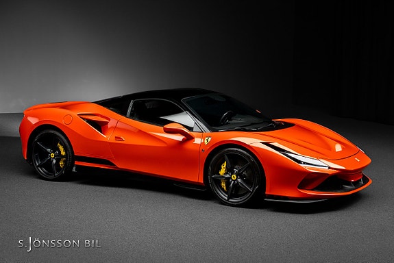 Ferrari F8 Tributo 8 of 30