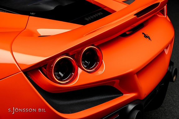 Ferrari F8 Tributo 10 of 30