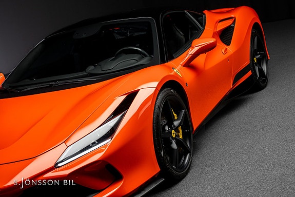 Ferrari F8 Tributo 11 of 30