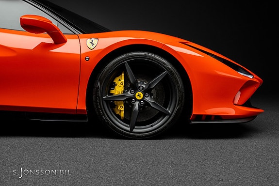 Ferrari F8 Tributo 13 of 30