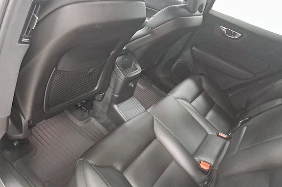 Volvo XC60 8 of 9
