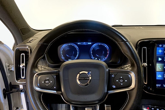 Volvo XC40 8 of 11