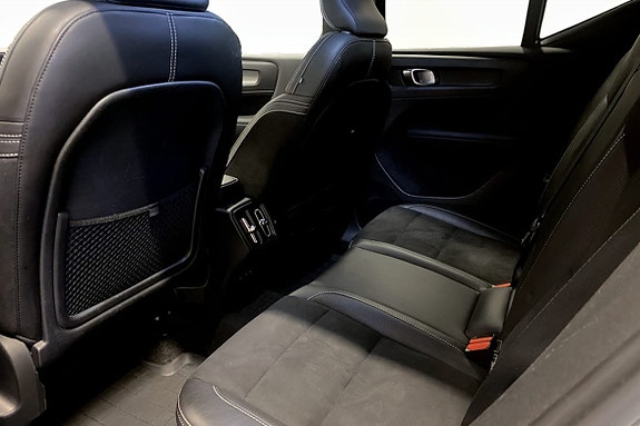 Volvo XC40 9 of 11