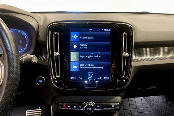 Volvo XC40 7 of 11