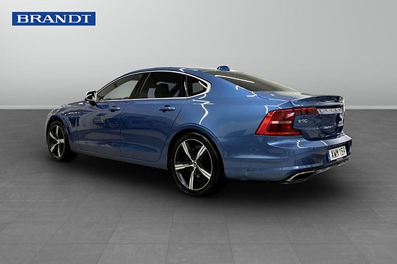 Volvo S90 2 of 9
