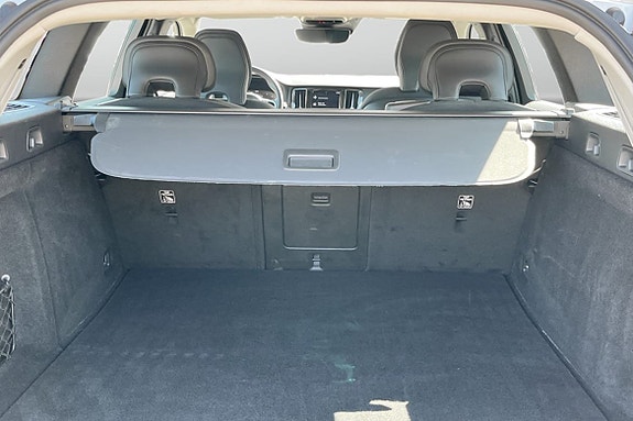 Volvo V60 Cross Country 9 of 9