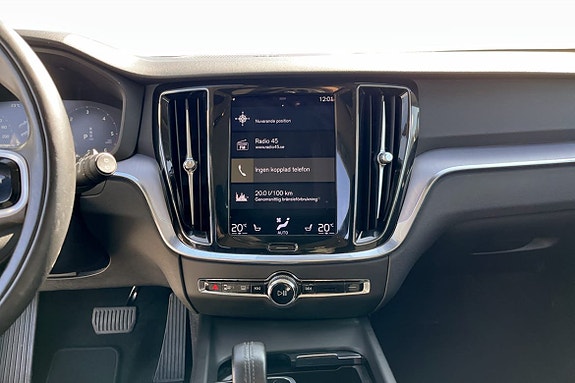 Volvo V60 Cross Country 6 of 9