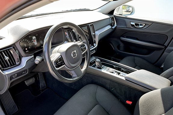 Volvo V60 Cross Country 5 of 9