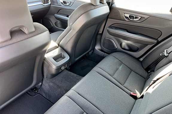 Volvo V60 Cross Country 8 of 9