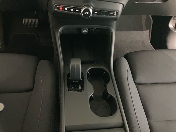 Volvo EX40 12 of 13