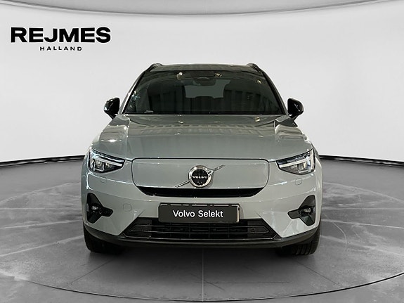 Volvo EX40 8 of 13