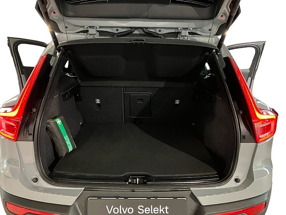 Volvo EX40 13 of 13