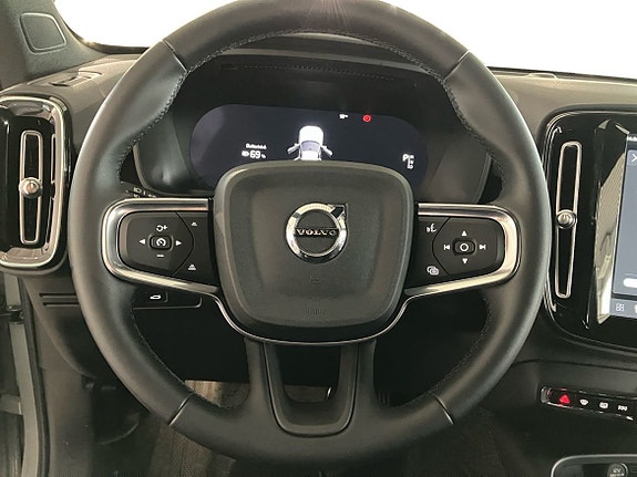 Volvo EX40 10 of 13