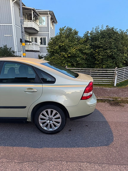Volvo S40 9 of 17