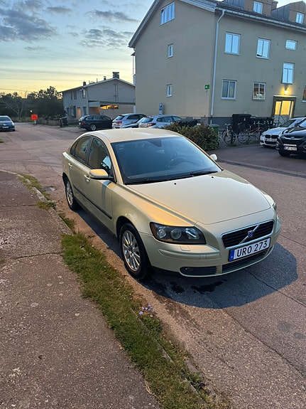 Volvo S40 3 of 17
