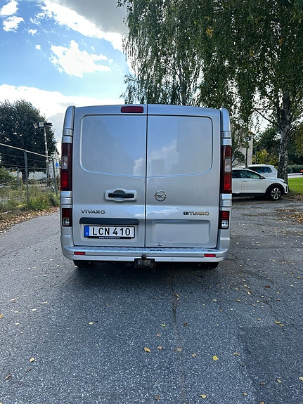 Opel Vivaro 3 of 10