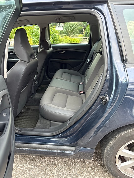 Volvo V70 8 of 11
