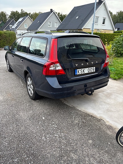 Volvo V70 3 of 11