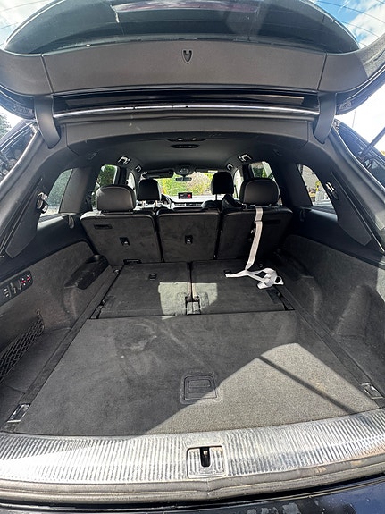 Audi SQ7 10 of 14