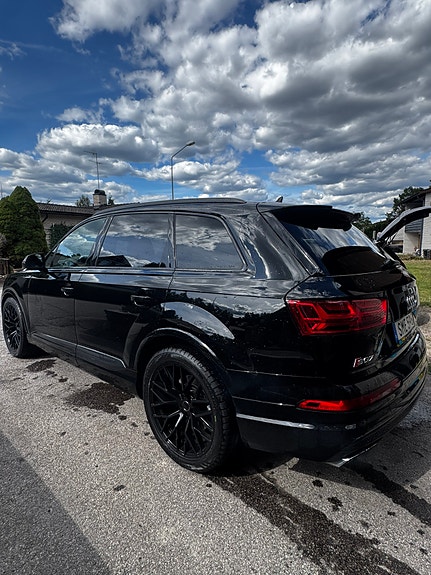 Audi SQ7 7 of 14